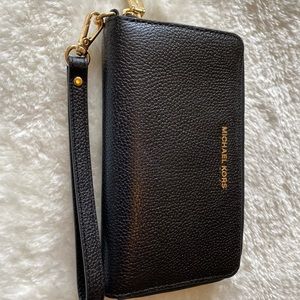 New Michael Kors Black Wristlet